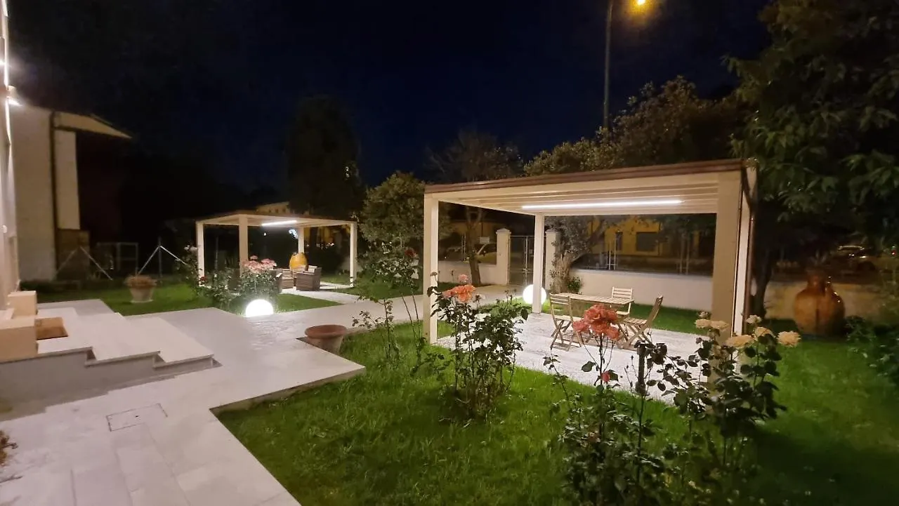 Villa Rosa Antica Lucca Bed & Breakfast